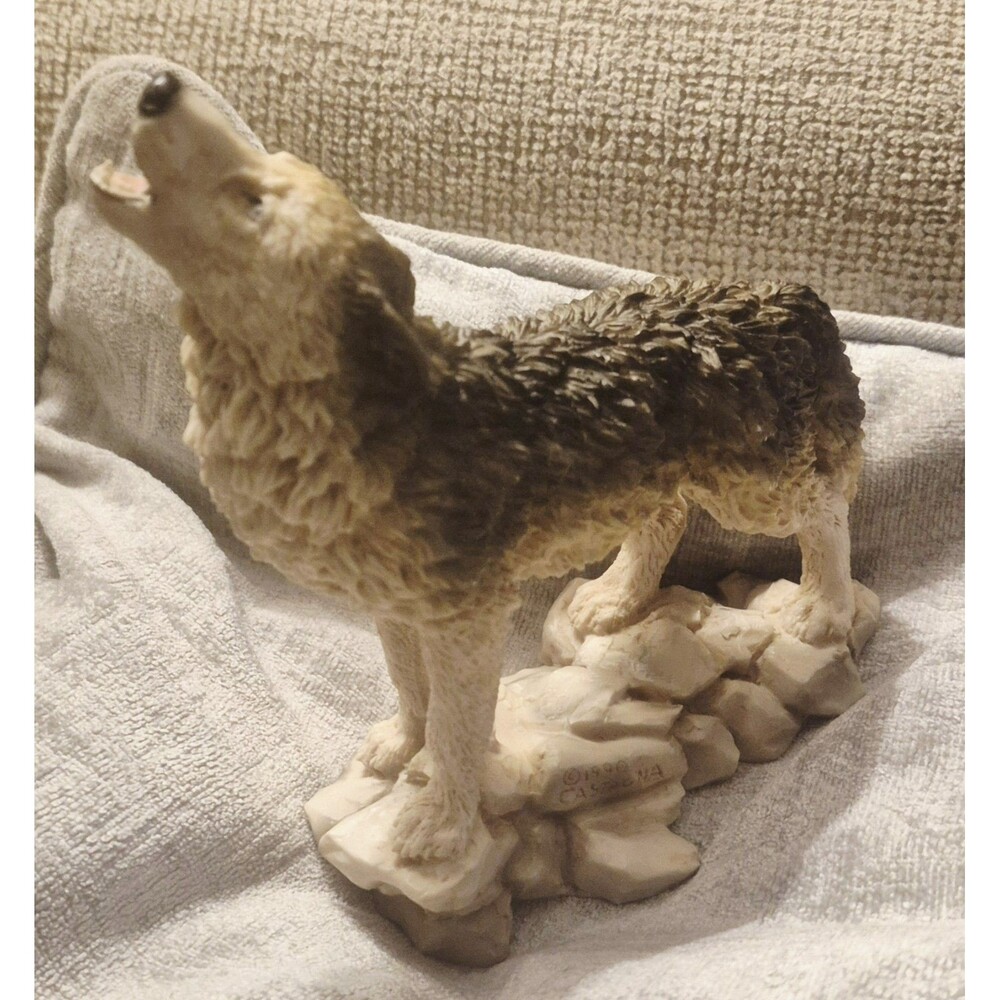 Vtg 1988 Sticker 1980 Carved Castagna Howling Wolf Painted Resin Sculpture